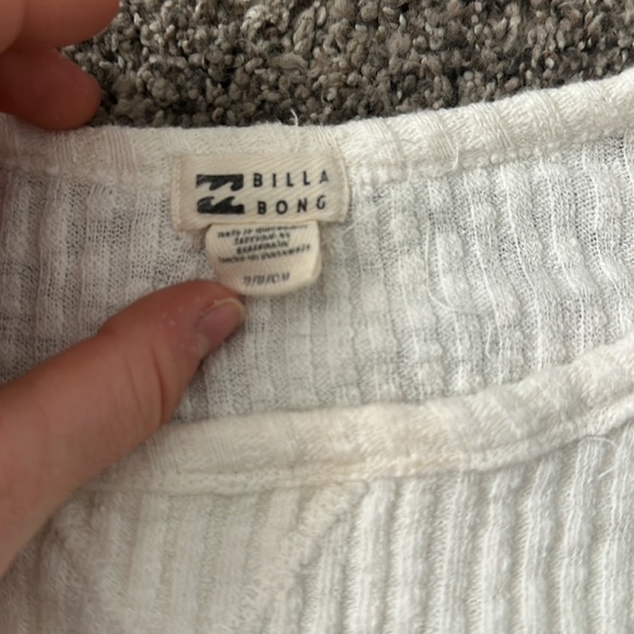 Cropped Billabong Sweater - Picture 2 of 4